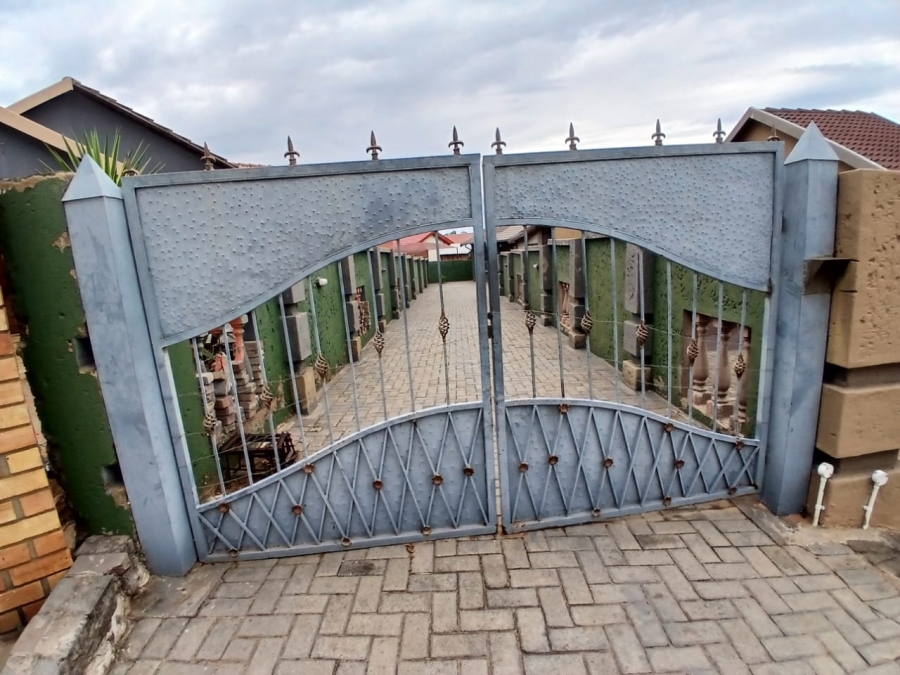 3 Bedroom Property for Sale in Tlhabane West North West